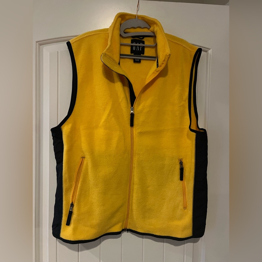 GAP Fleece Arctic Vest Y2K Bright Yellow Vest- vintage/ size large - back pouch